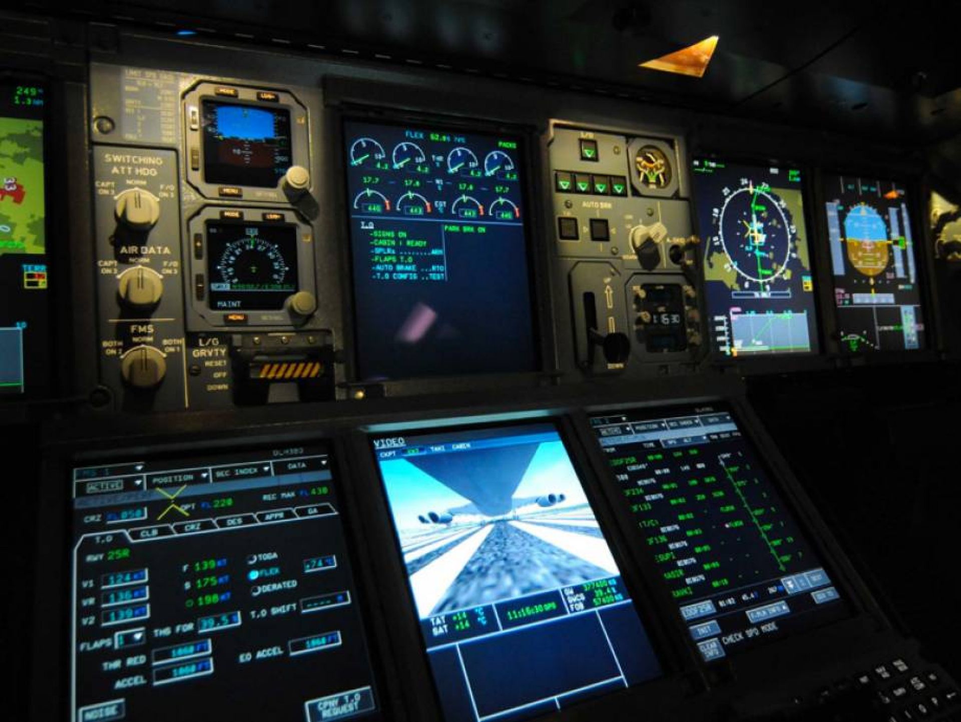 Instruments of the Airbus A380 in the cockpit