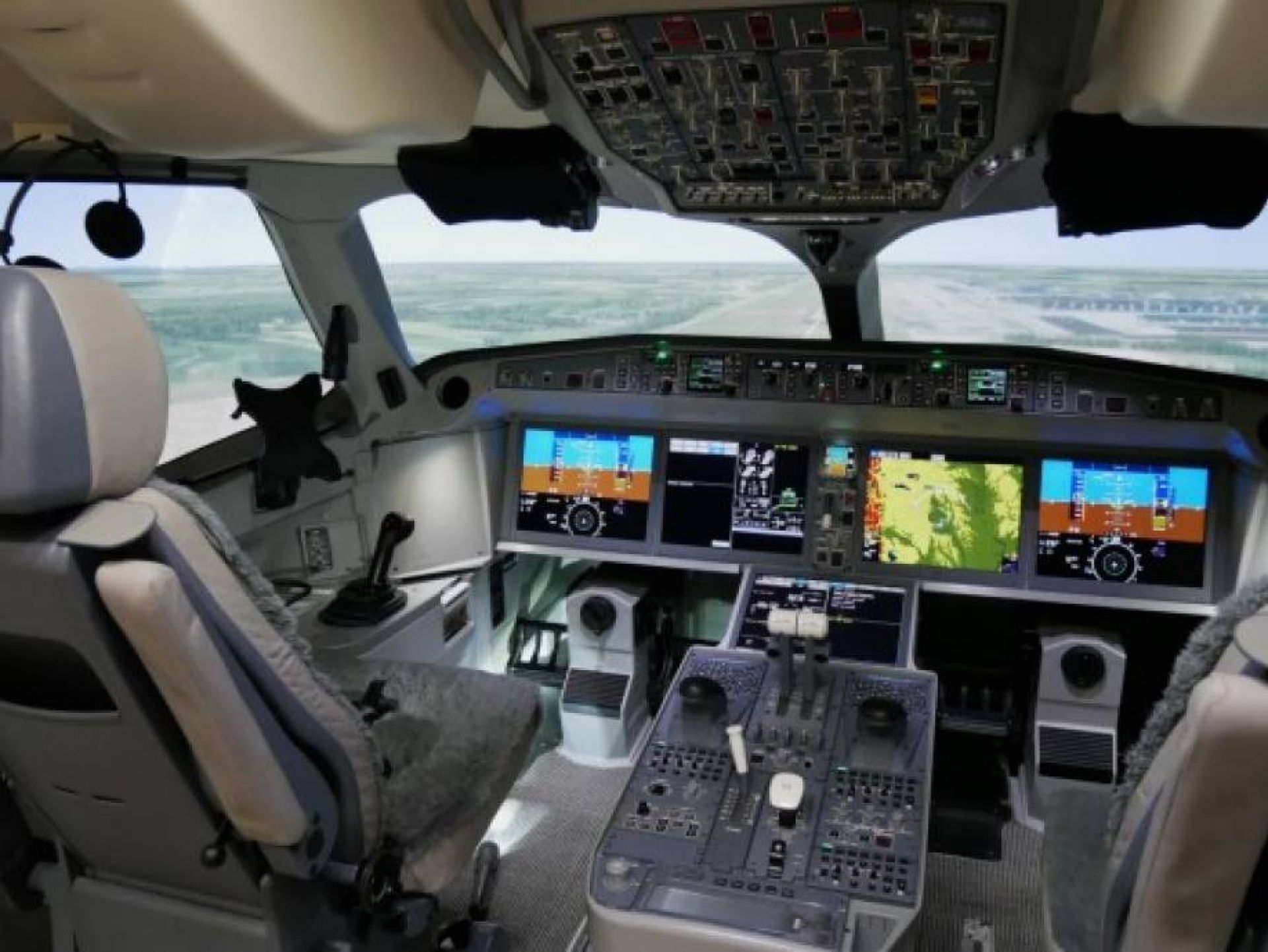 Das hochmoderne Cockpit des Airbus A220