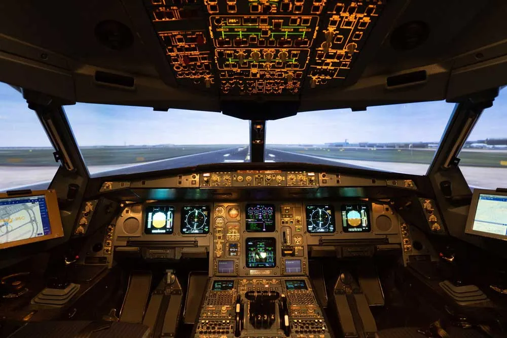 Cockpit von Lufthansa Flugsimulator von Innen