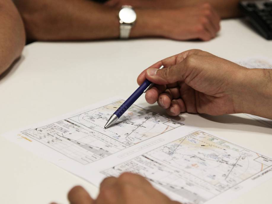 Chart work for the flight simulator Briefing using original aviation charts